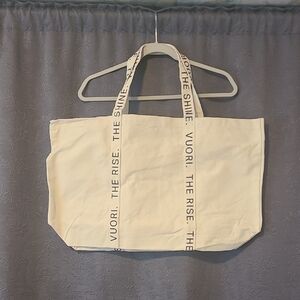 Vuori NWOT Off-White Canvas Risethe Shine Tote
